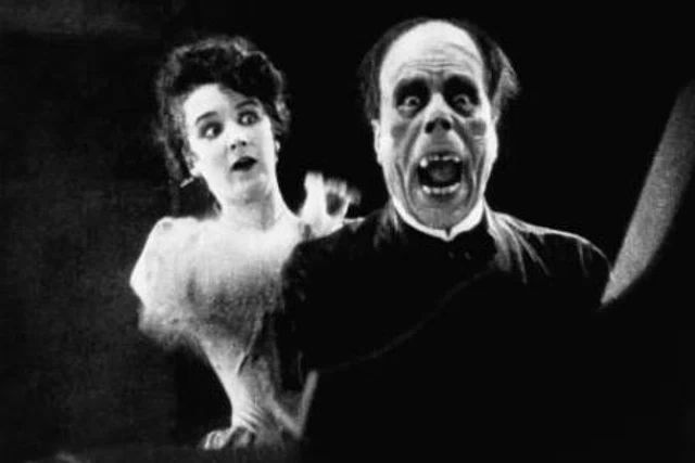 Культовая сцена, напугавшая самого Лавкрафта – ужасающий грим Лона Чейни в фильме «Призрак Оперы» (1925)